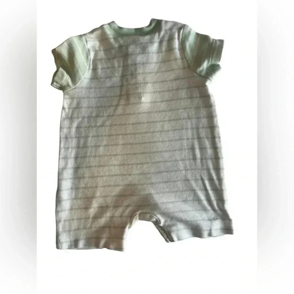 Carter’s Onesie- Size 3 months
